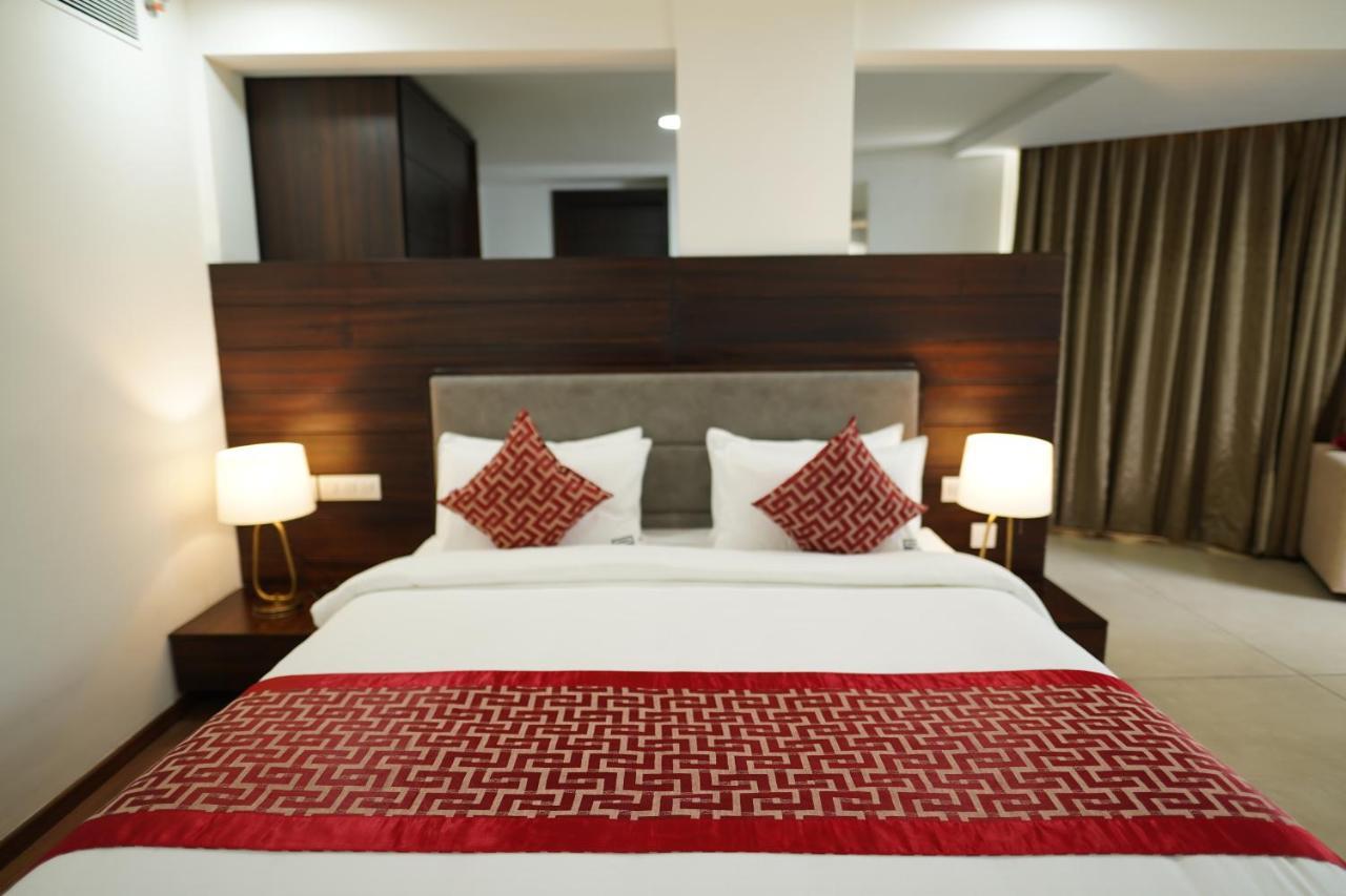 The Terrace By Ladder Mgd By Citrine Hotel Thiruvananthapuram Exterior photo