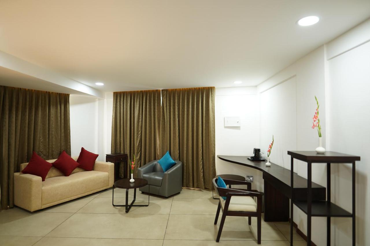 The Terrace By Ladder Mgd By Citrine Hotel Thiruvananthapuram Exterior photo