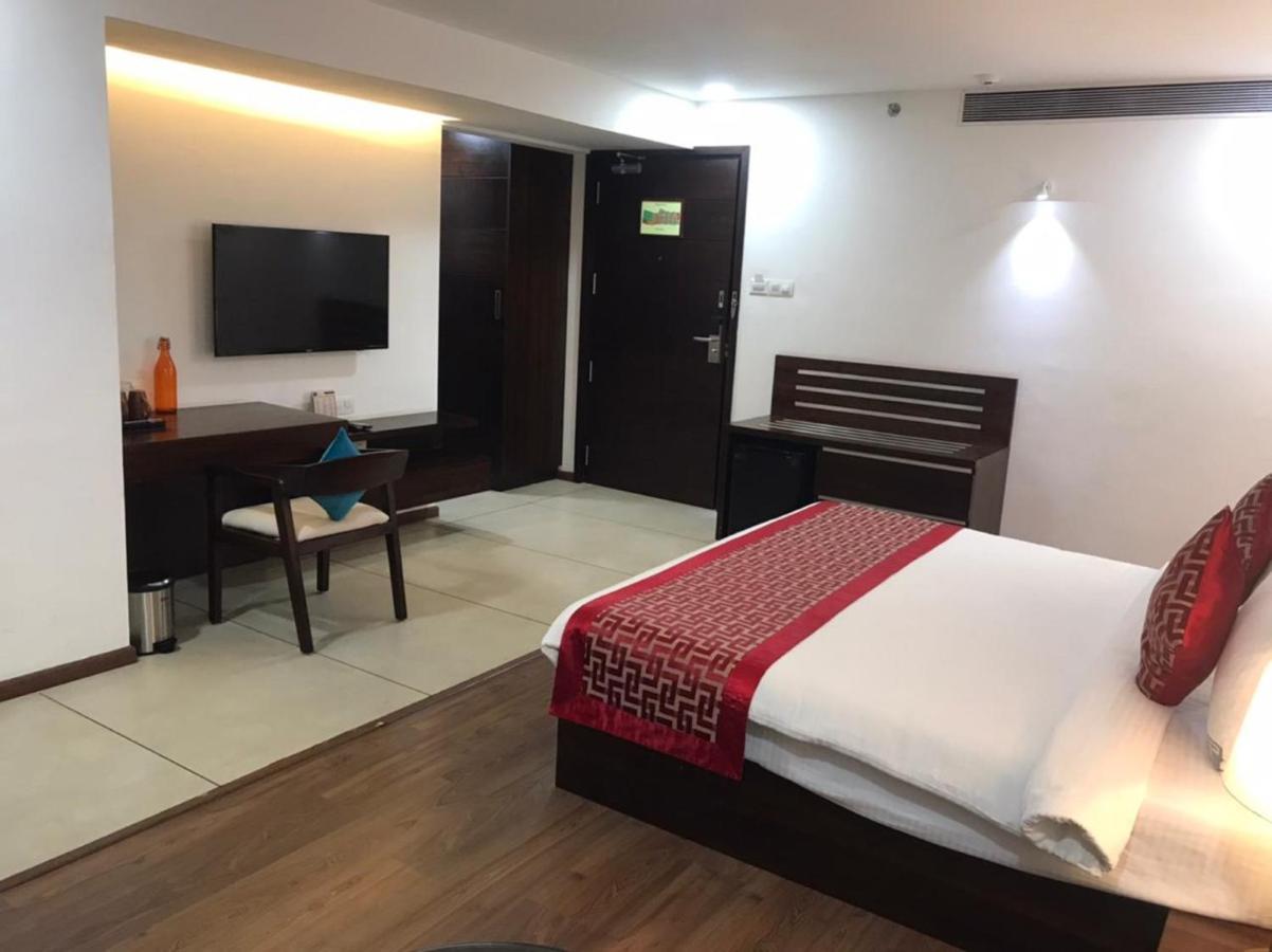 The Terrace By Ladder Mgd By Citrine Hotel Thiruvananthapuram Exterior photo