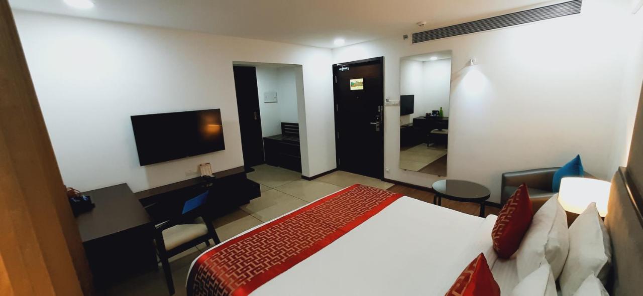 The Terrace By Ladder Mgd By Citrine Hotel Thiruvananthapuram Exterior photo
