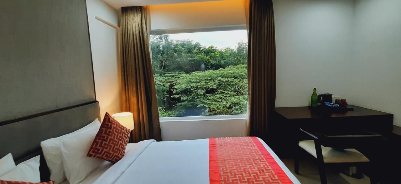 The Terrace By Ladder Mgd By Citrine Hotel Thiruvananthapuram Exterior photo
