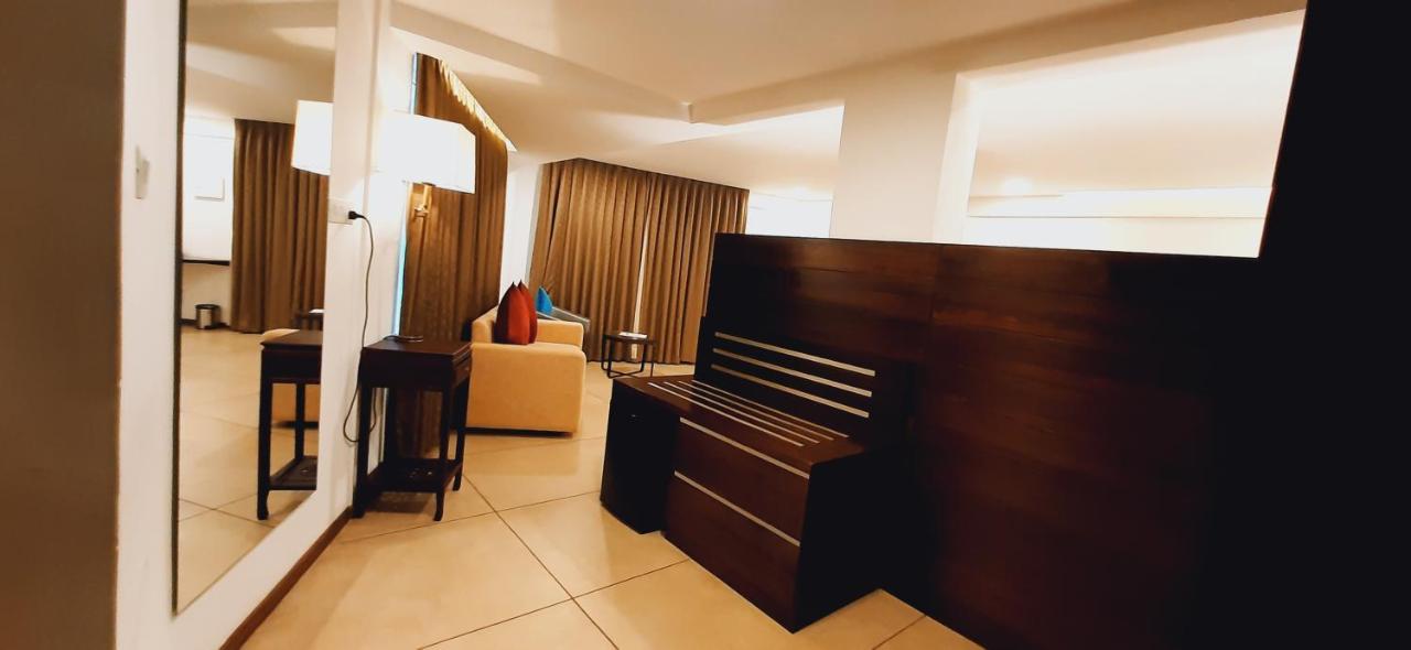 The Terrace By Ladder Mgd By Citrine Hotel Thiruvananthapuram Exterior photo