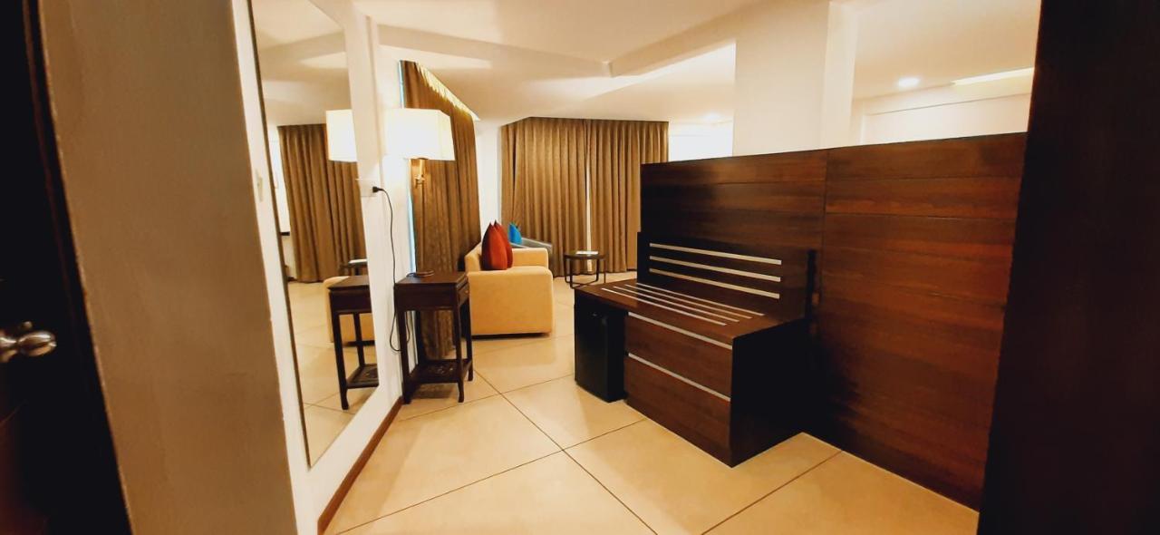 The Terrace By Ladder Mgd By Citrine Hotel Thiruvananthapuram Exterior photo