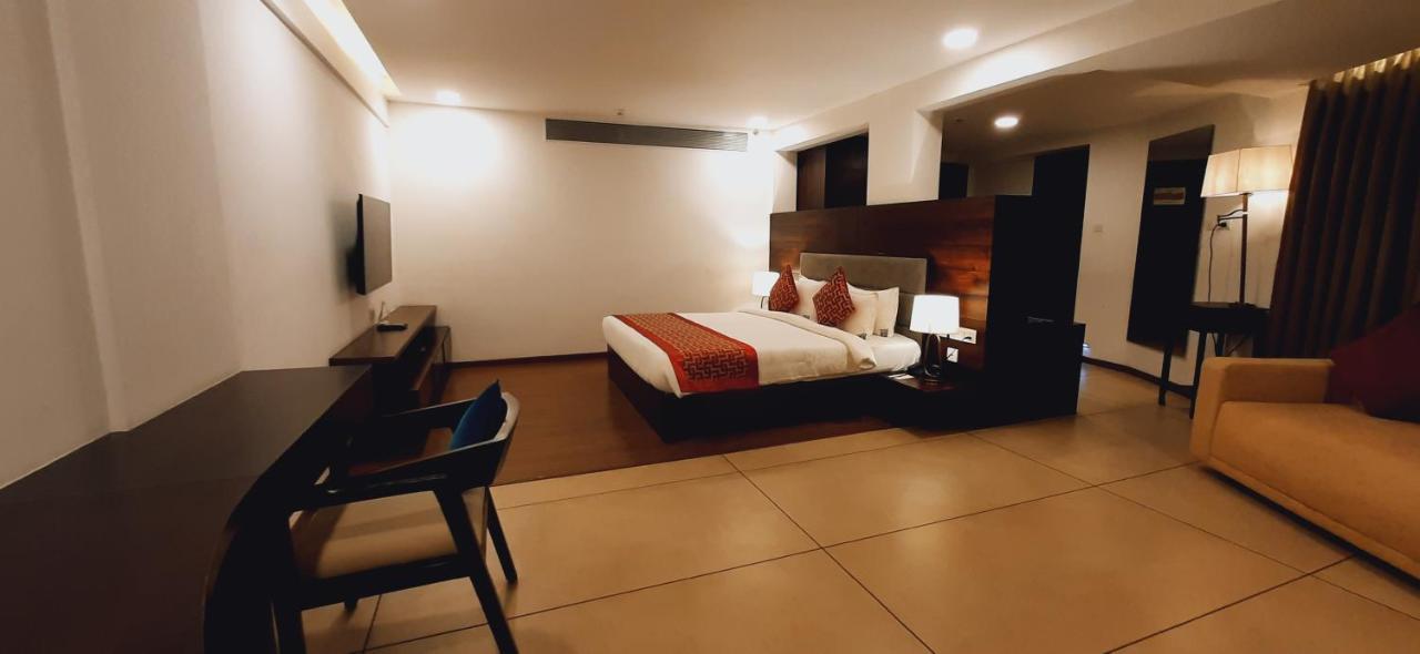 The Terrace By Ladder Mgd By Citrine Hotel Thiruvananthapuram Exterior photo