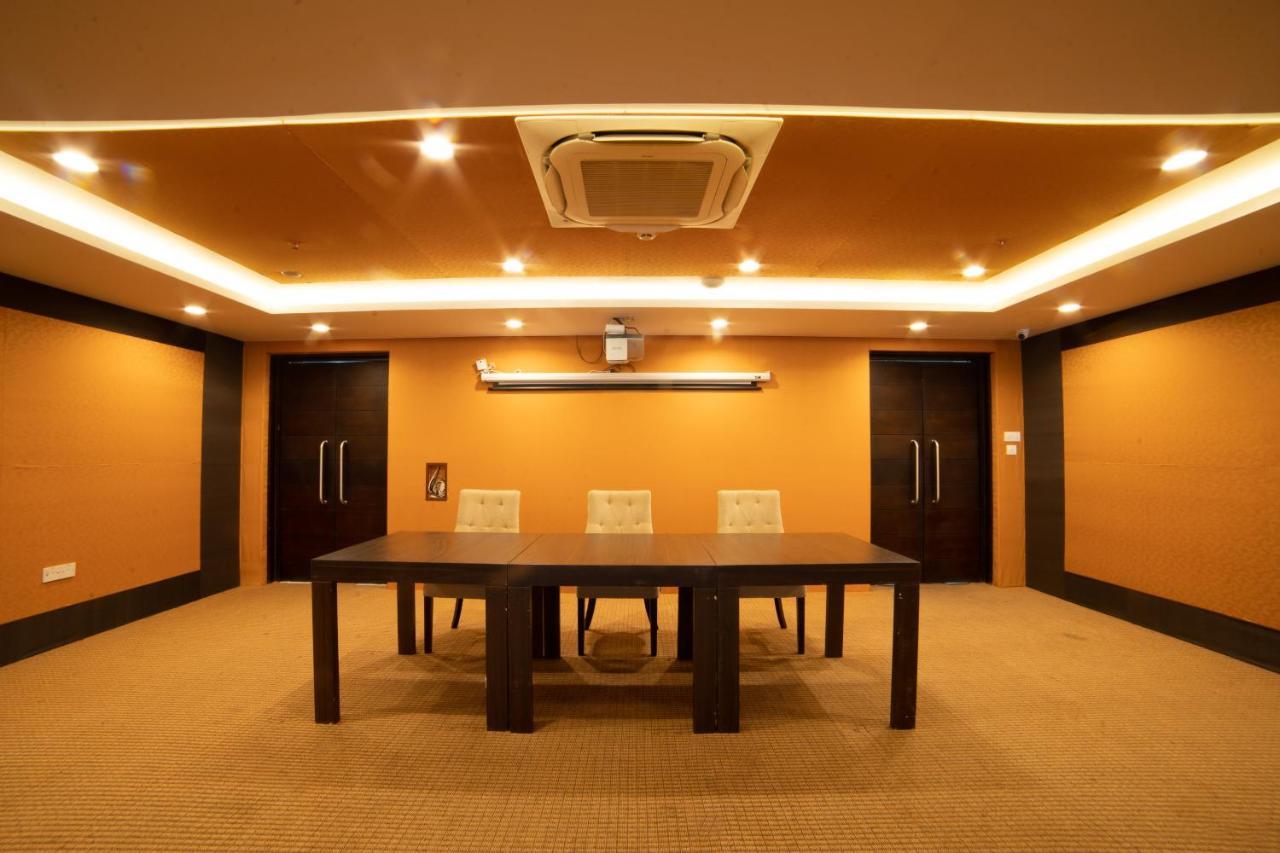 The Terrace By Ladder Mgd By Citrine Hotel Thiruvananthapuram Exterior photo