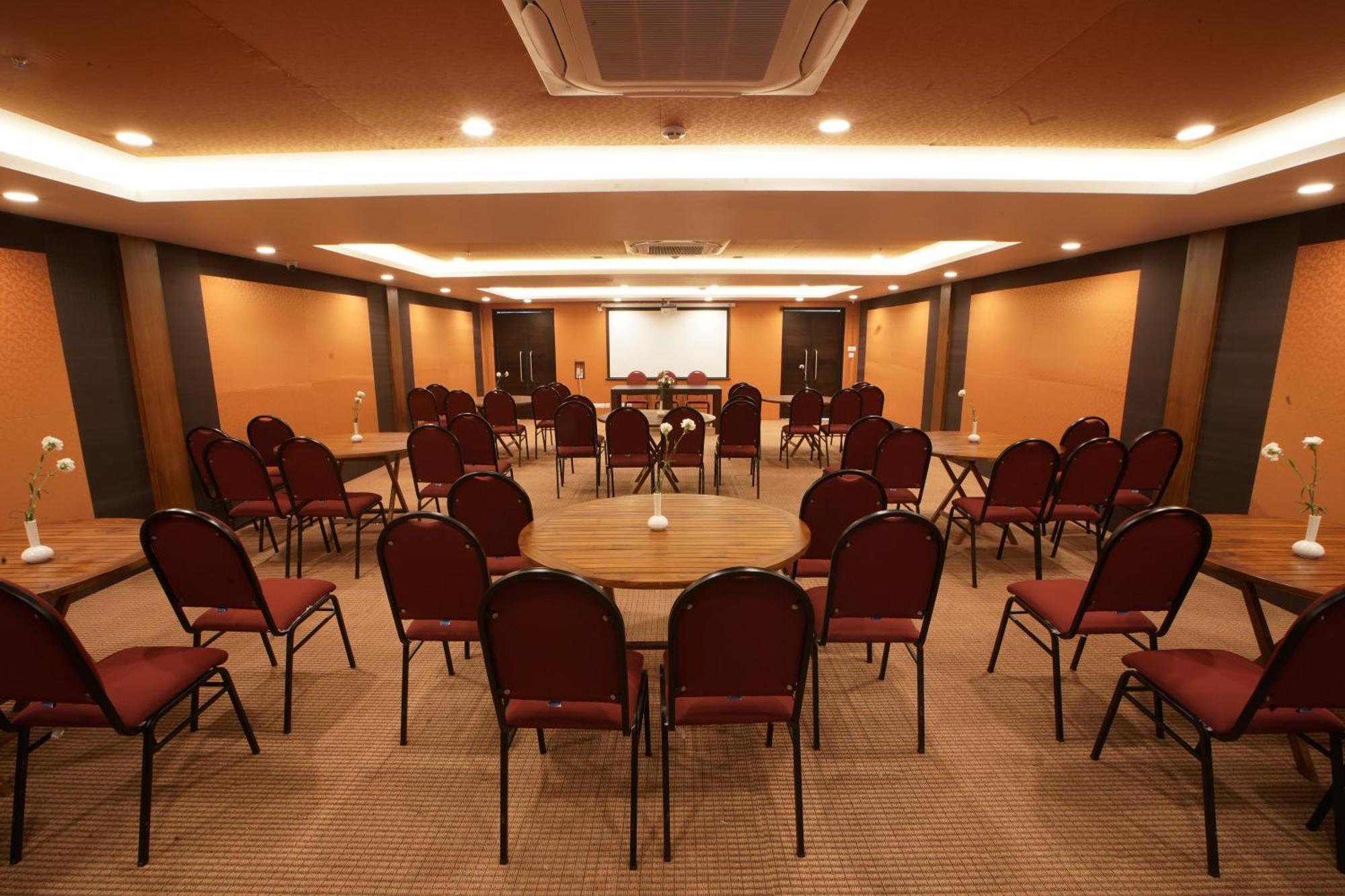 The Terrace By Ladder Mgd By Citrine Hotel Thiruvananthapuram Exterior photo