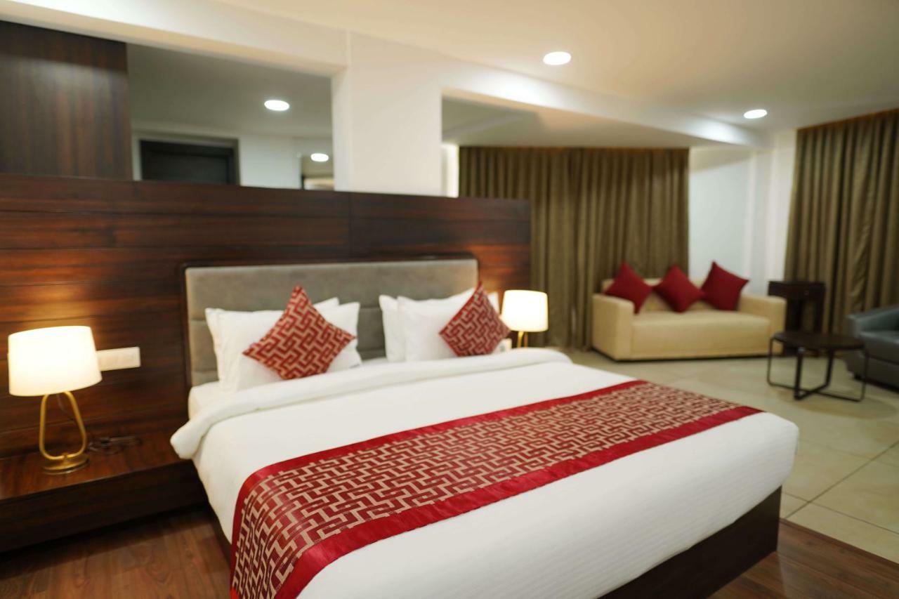 The Terrace By Ladder Mgd By Citrine Hotel Thiruvananthapuram Exterior photo